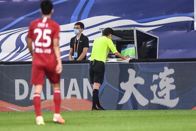 媒体人：中国男篮与李凯尔继续合作的几率很低