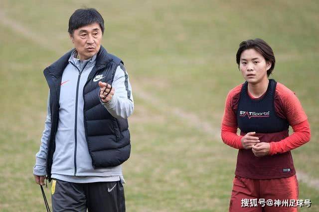 武磊因伤退出 两针封闭留隐患 国足被淘汰成定局？